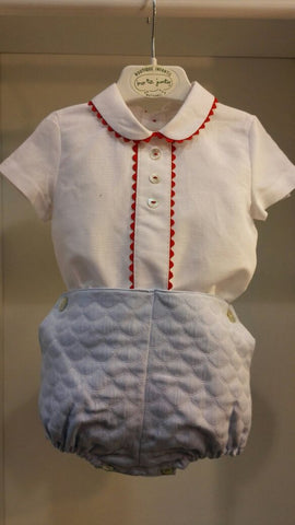 Conjunto camisa de lino y picunela roja con pantalón bombacho de algodón piqué. De Blanca Valiente
