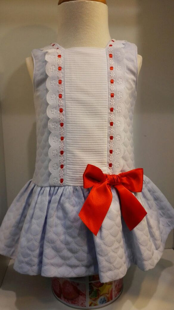 Vestido piqué de algodón. Con tira bordada y pasacintas. Talle bajo y cuerpo De Blanca Valiente 215814